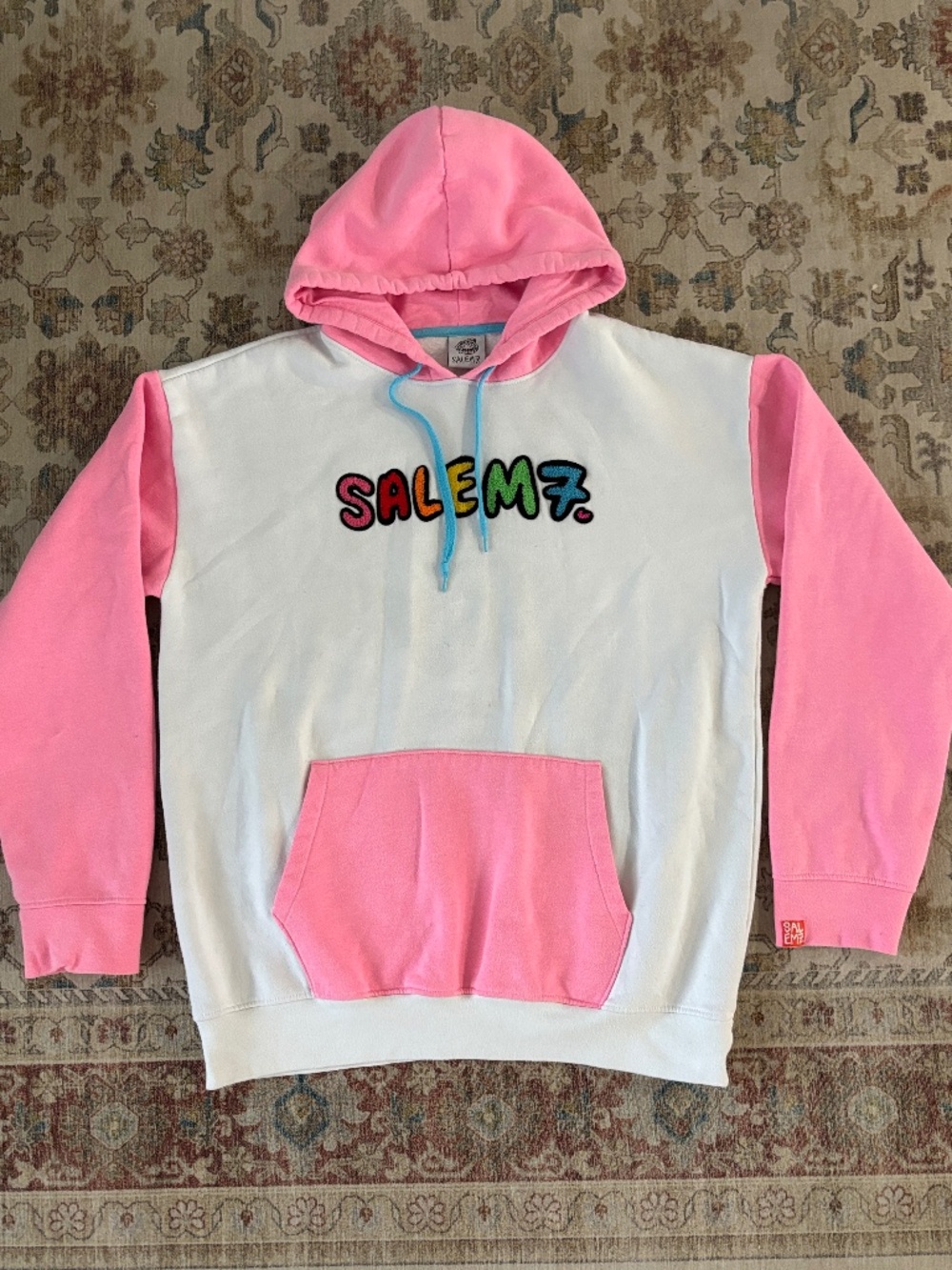 Salem7 Hoodie Sweatshirt Adult XL Embroidered Logo Pink White Pullover